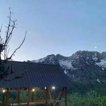 بيت شباب Kukaj