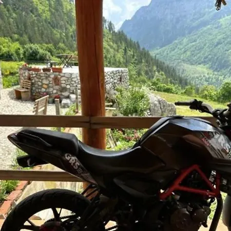 Kukaj بيت شباب *