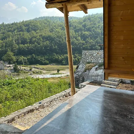 Kukaj بيت شباب فالبني